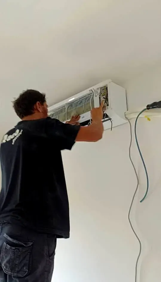 Professional wall-mounted aircond installation by KL Renovator in Kuala Lumpur
